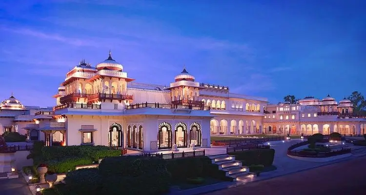 Best Luxury Hotels for a Golden Triangle Tour in India
