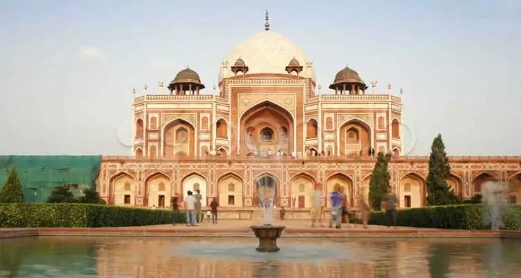 Best Time to Book Golden Triangle Tour for Lowest Price | Season-wise Cost Guide