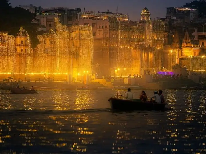 ganga-aarti-and-dev-deepawali-varanasi
