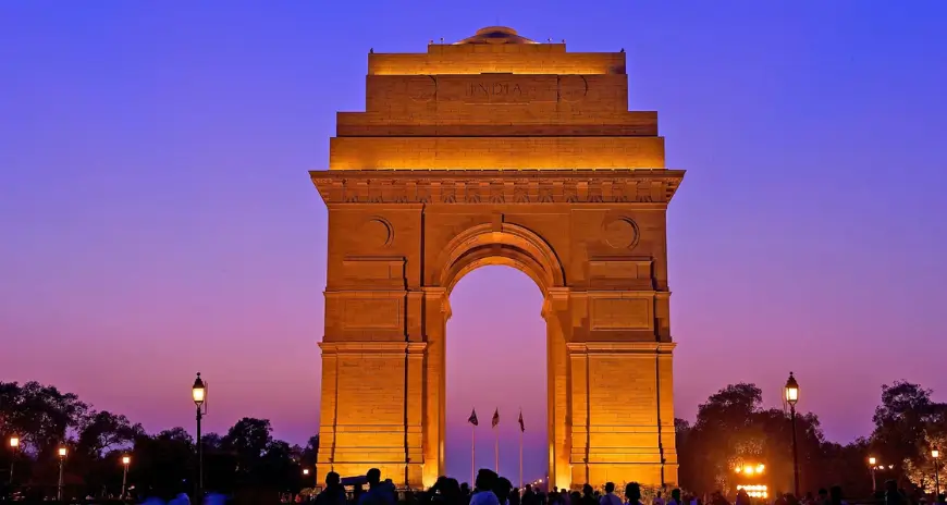 India Gate at night in Delhi