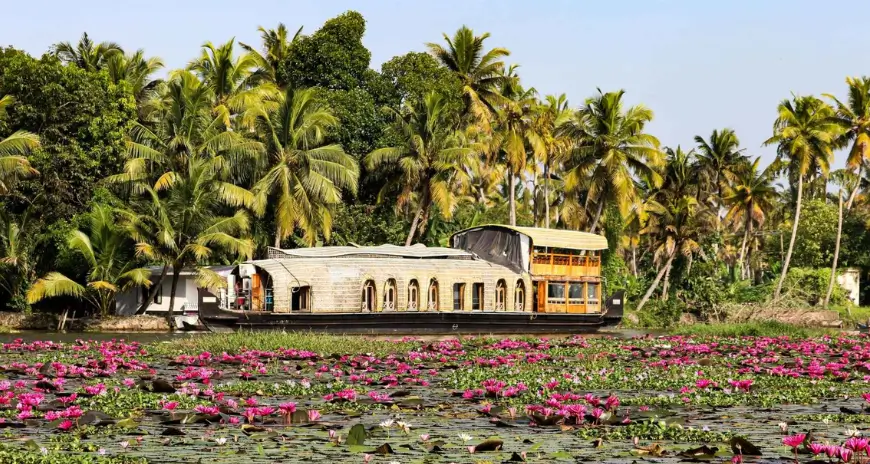Kerala backwaters houseboat