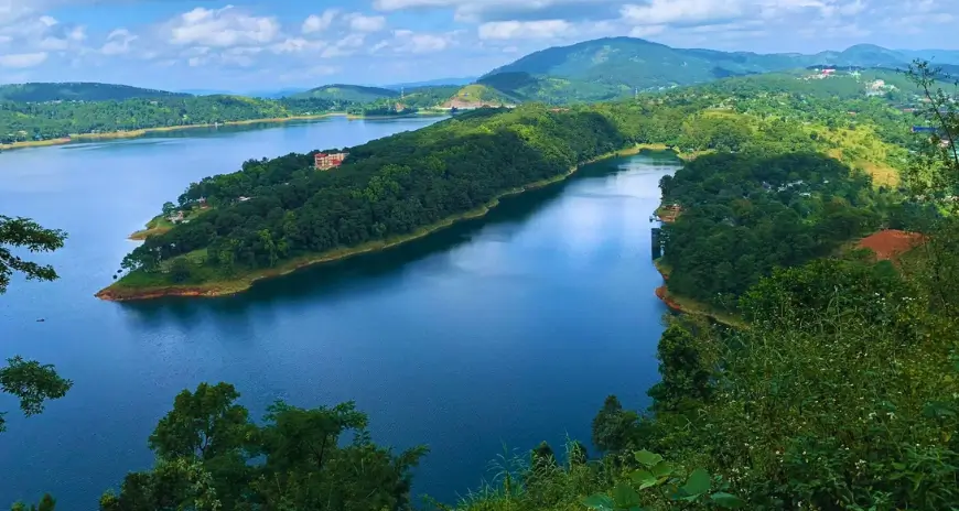 Shillong Meghalaya scenic lake and green hills