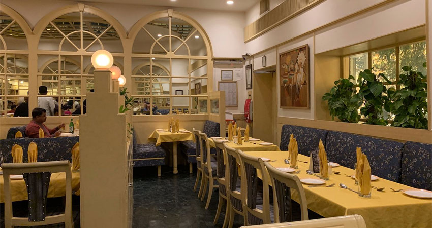 Niro's — MI Road